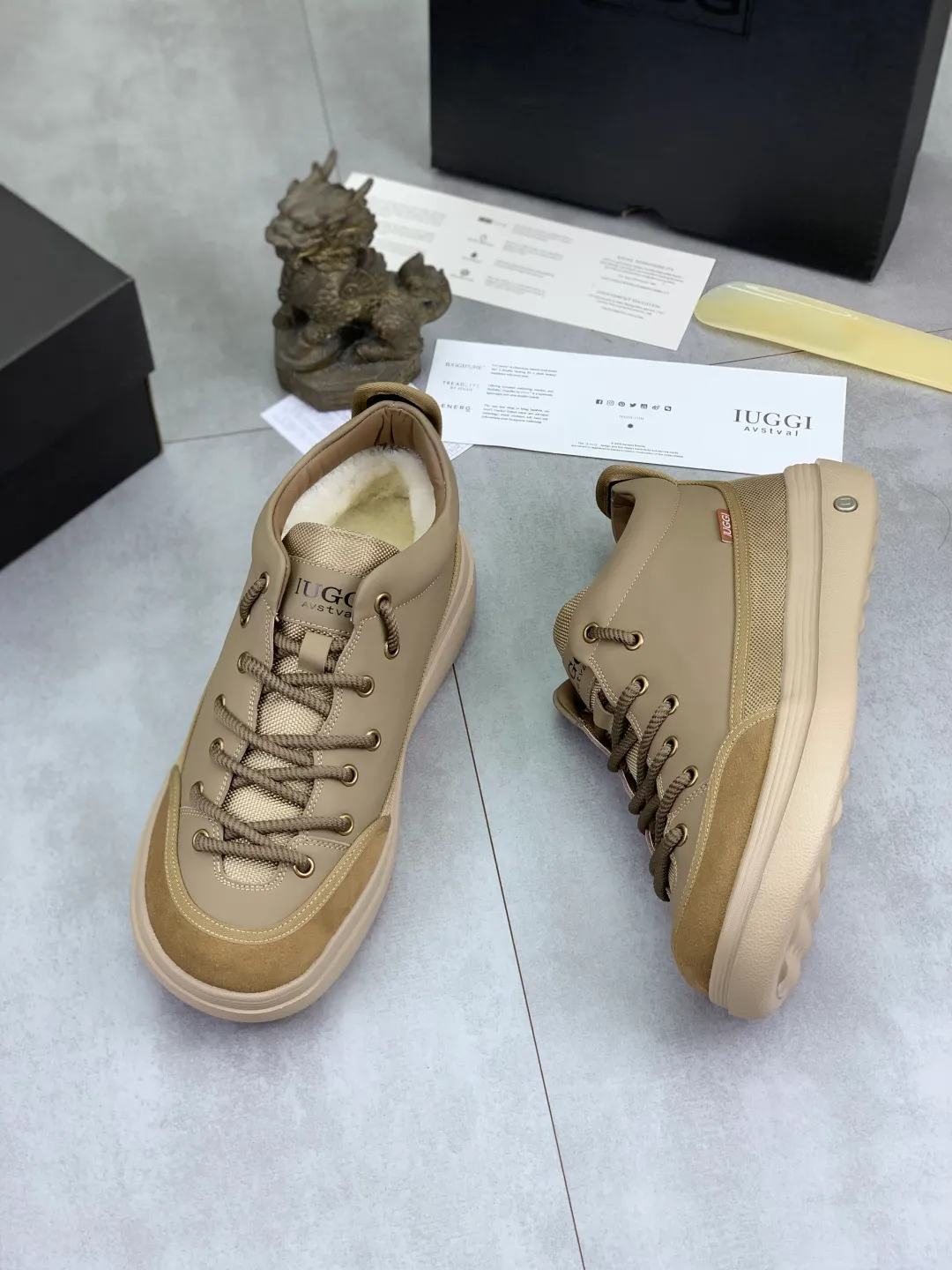 Men's shoes 💰P640 New arrival 🆕🆕🆕 IUGGI Latest fashion products Super cool new thick-soled bread shoes Outdoor sports shoes non-slip and shock-absorbing Ultra-light first-layer cowhide Wear-resistant and stain-resistant Fine texture Australian imported wool lining Comfortable and soft Breathable and non-smelly feet Model: 669-01 Size: 39-44